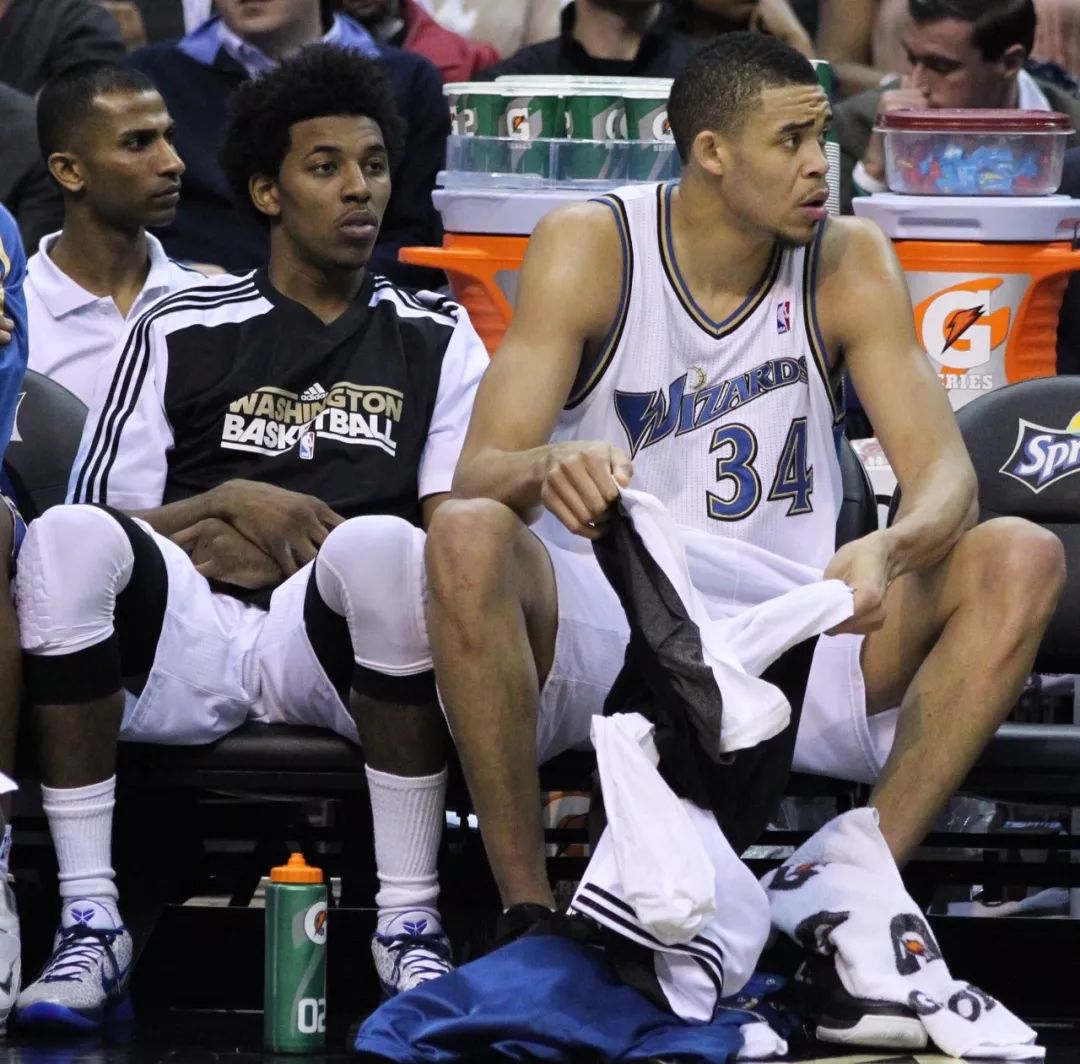 先扬后抑 先扬后抑