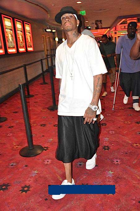 边后卫内收 边后卫内收