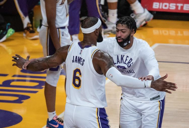 更衣室失控 更衣室失控