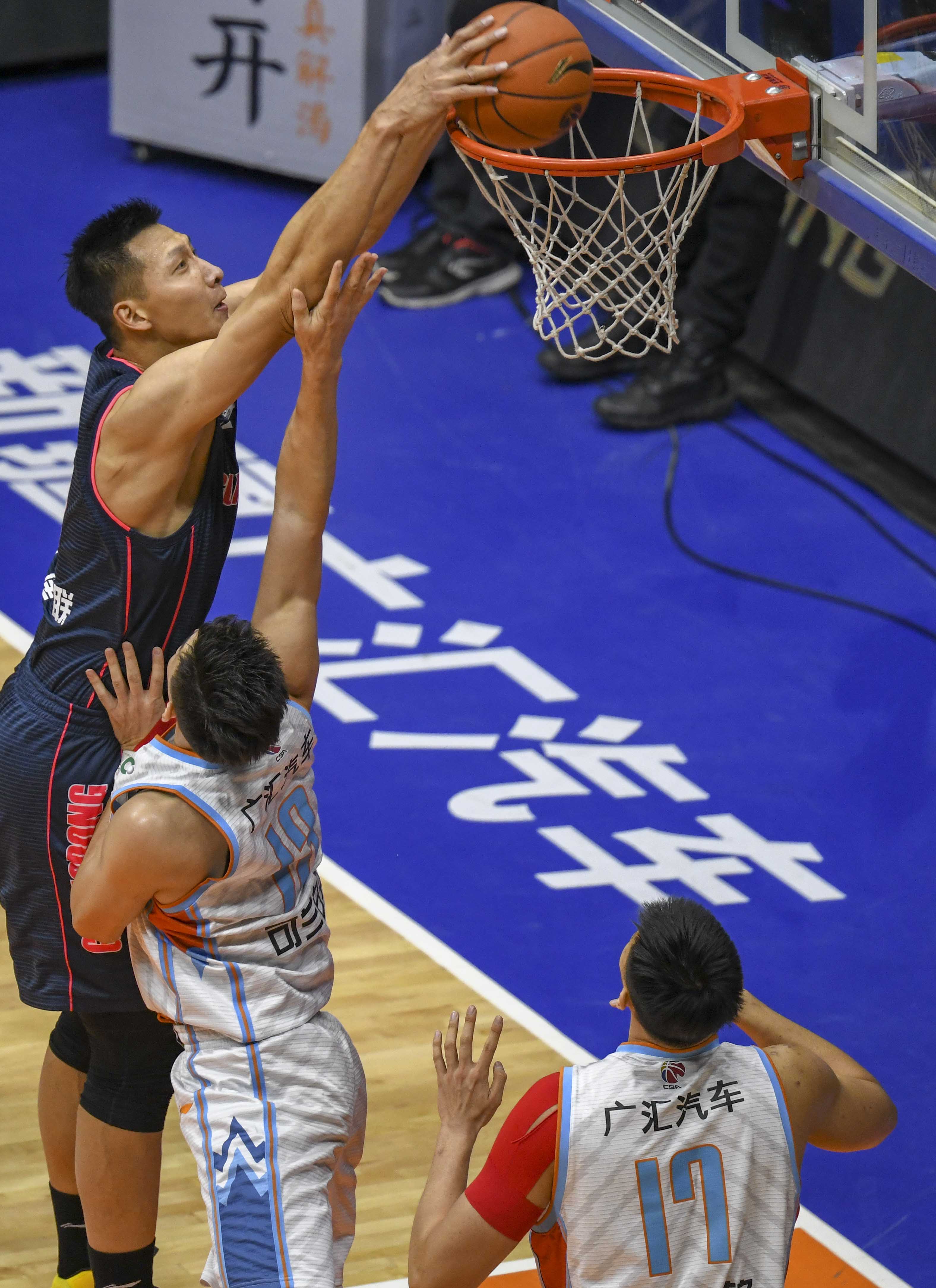 横跨后腰与 横跨后腰与