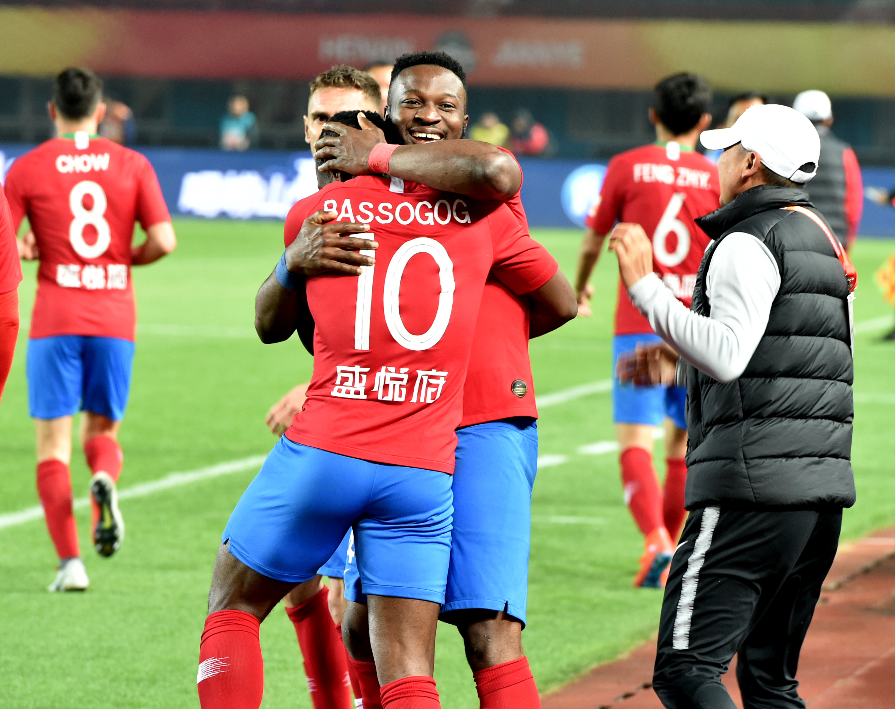 前做出更频 前做出更频